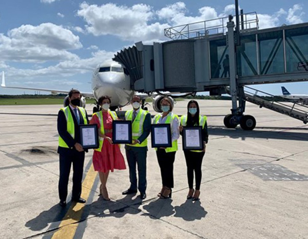 Dos aeropuertos dominicanos reciben el certificado medio ambiental